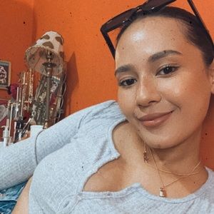 Meet your Posher, Ione